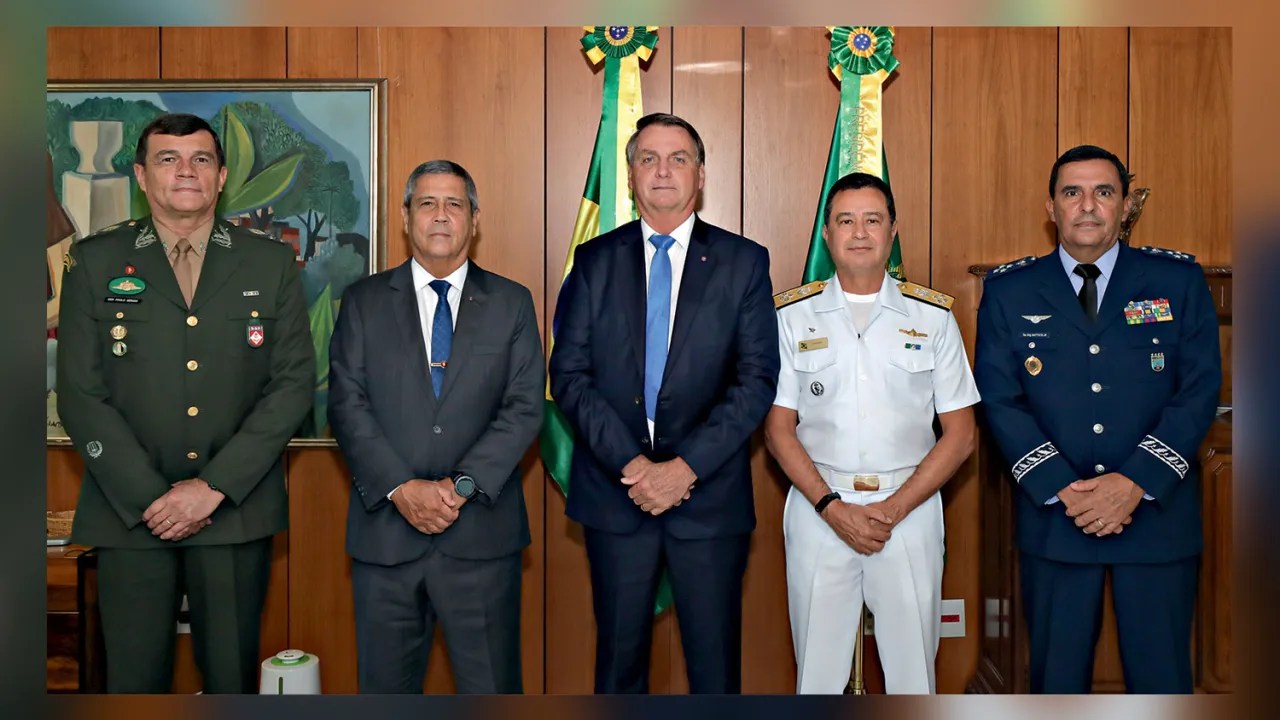 Jair Bolsonaroe os novos comandantes militares