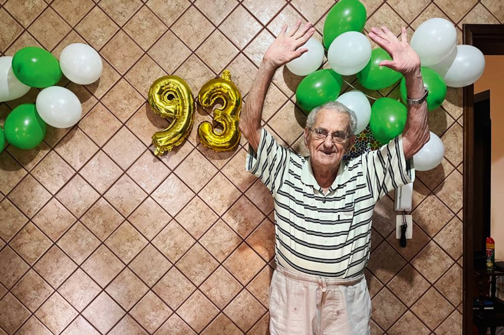 RUMO AOS 100 - A aposentadoria jamais paralisou Ricardo Giordani, hoje com 93 anos. Ele, que mora sozinho, ocupa muito bem o tempo. “Estou sempre com a família, leio de tudo e ainda pinto e escrevo poesia”, orgulha-se