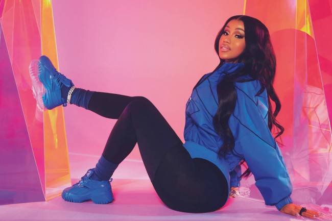 PARCERIA - Rapper Cardi B e seus tênis Reebok: sucesso também com o público feminino