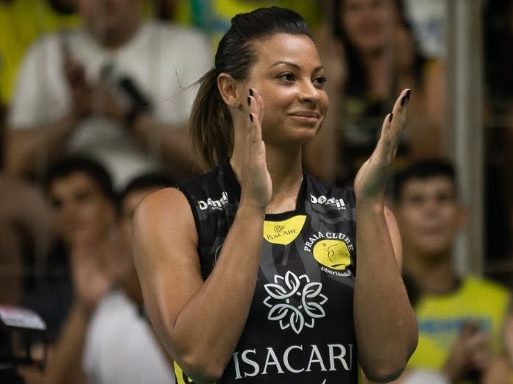A campeã olímpica Walewska Oliveira, de 43 anos -