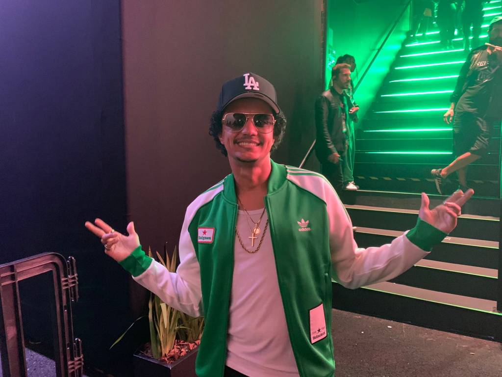 Bruno Mars fake – Bruno Mars fake –
