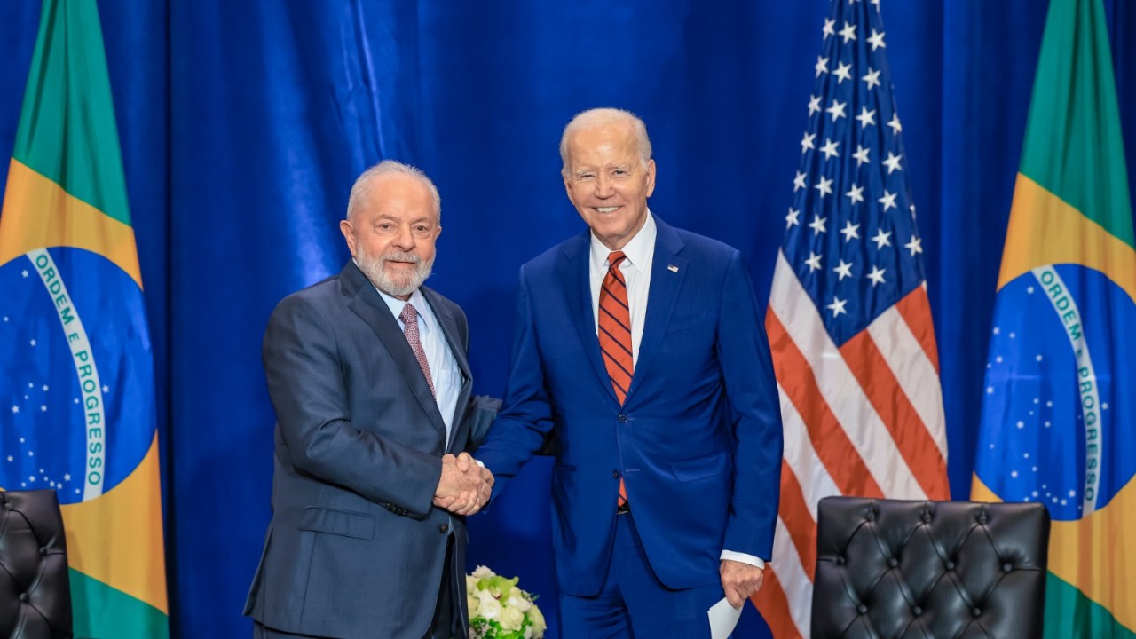 O presidente Lula (esq.) e o presidente dos EUA, Joe Biden, fazem reunião bilateral às margens da Assembleia Geral da ONU, em Nova York. 20/09/2023 -