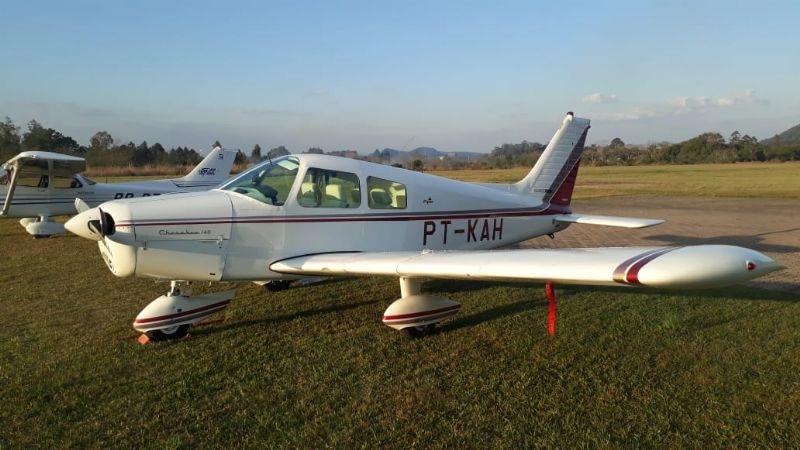 Monomotor Piper Cherokee 140 está à venda em site especializado por 395.000 reais