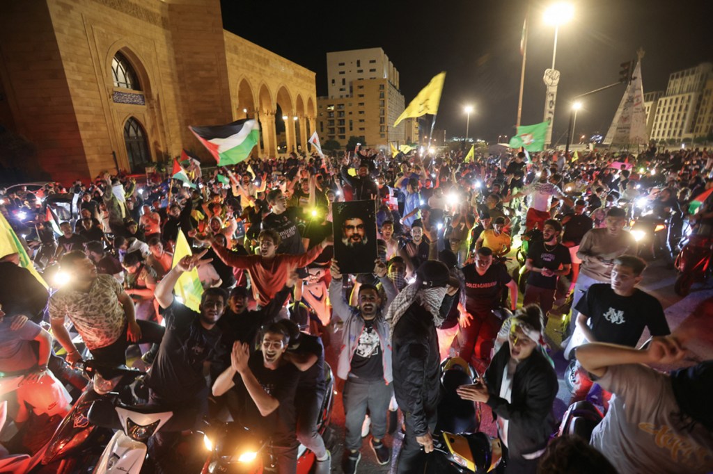 REVOLTA - Manifestação de apoio a Gaza em Beirute: o Hamas se fortalece