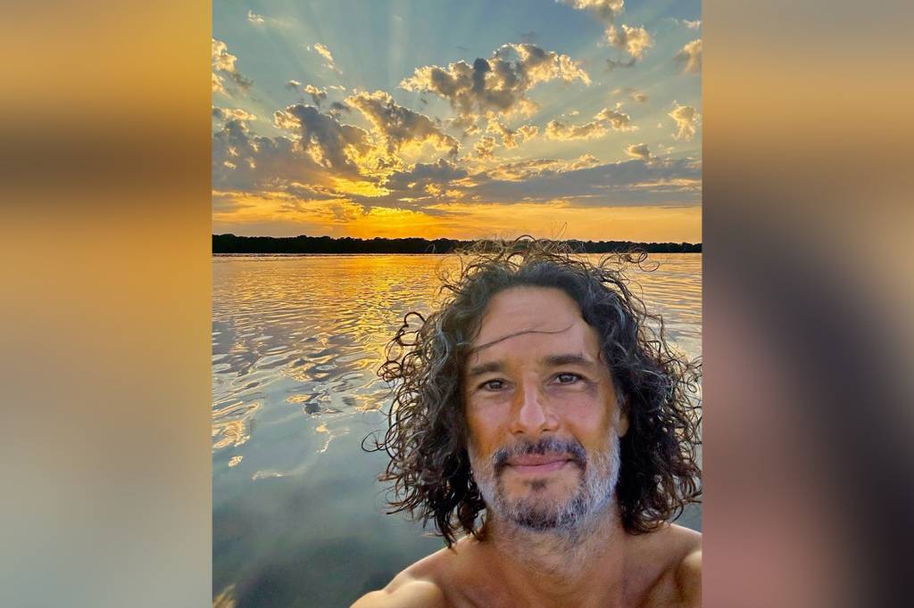 Rodrigo Santoro explica opção por pés descalços em novo papel na Netflix