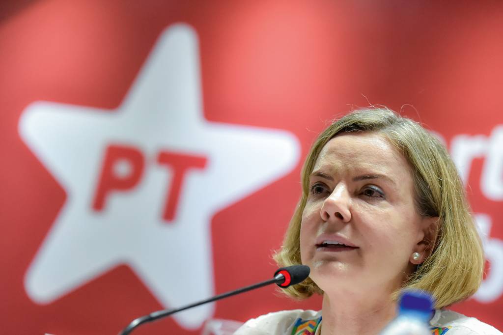 Na China, Gleisi critica ditadura de… Elon Musk