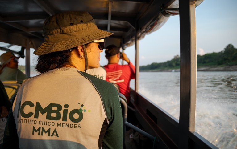 ICMBio vai apurar causas da morte de botos no Amazonas