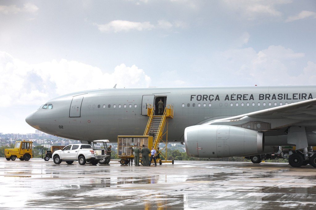 Aeronave KC-30, da Força Aérea Brasileira (FAB), que está sendo usada para resgate de brasileiros após início do conflito entre Israel e Hamas