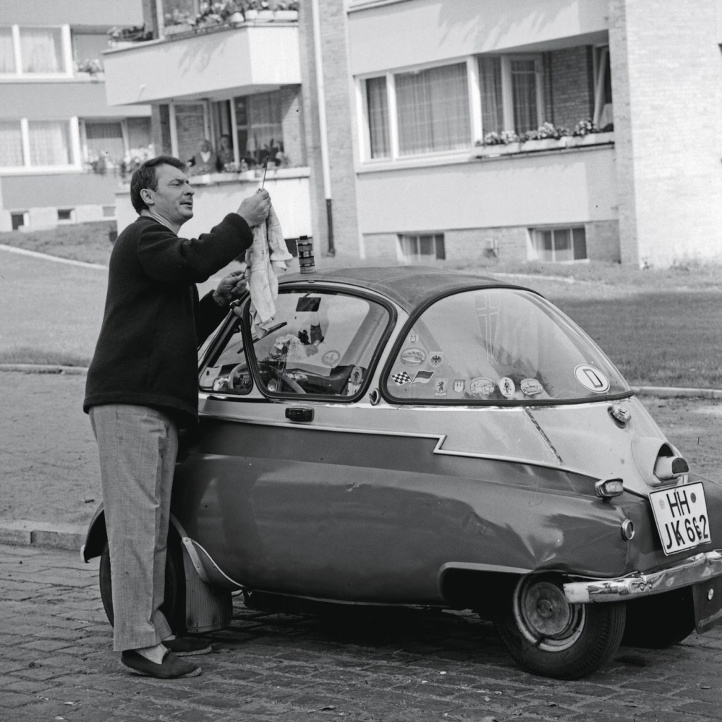 CLÁSSICO - Romi-Isetta dos anos 1950: charme para apenas dois ocupantes