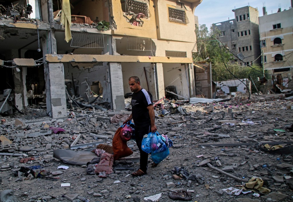 Quase 800 pessoas morreram em Gaza e 187 mil foram deslocadas, depois de Israel ter lançado ataques aéreos de retaliação ao ataque em grande escala do Hamas. 11/10/2023