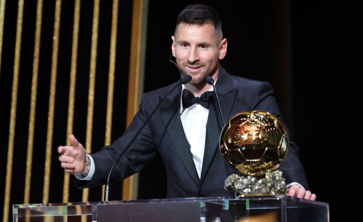 Troféu Melhor Jogador Futebol Mundo Bola Ouro Messi