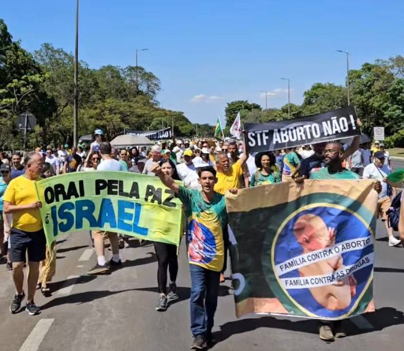 Marcha contra o aborto reúne conservadores em Brasília