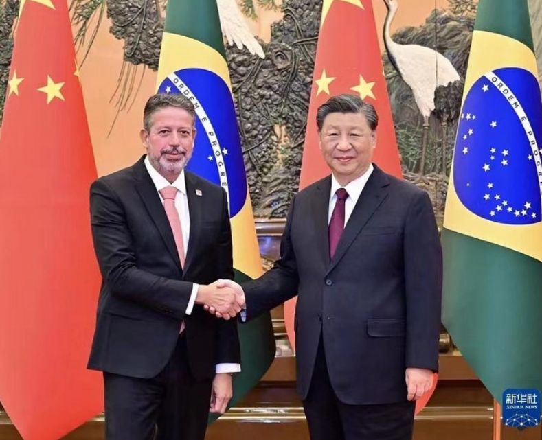 O presidente da Câmara Arthur Lira e o presidente da China Xi Jinping
