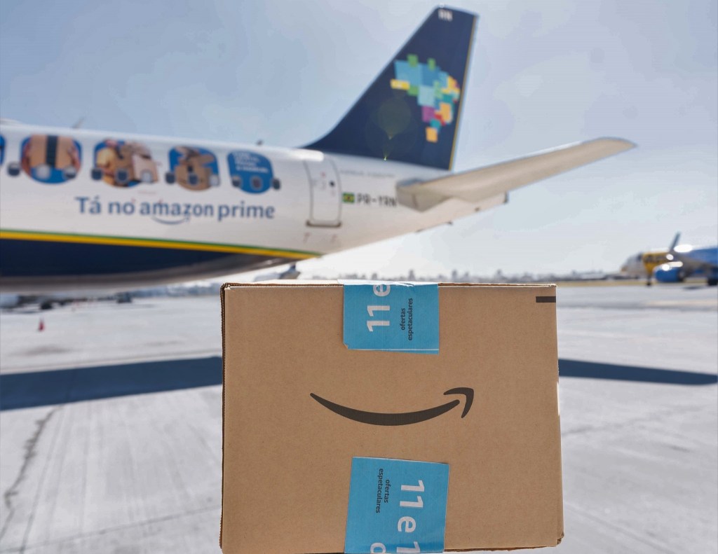 Mais dois milhões e meio de produtos foram transportados e entregues para clientes da Amazon na parceria com a Azul.
