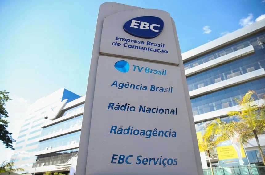 Quase dois meses após demissão, Lula efetiva novo presidente do EBC
