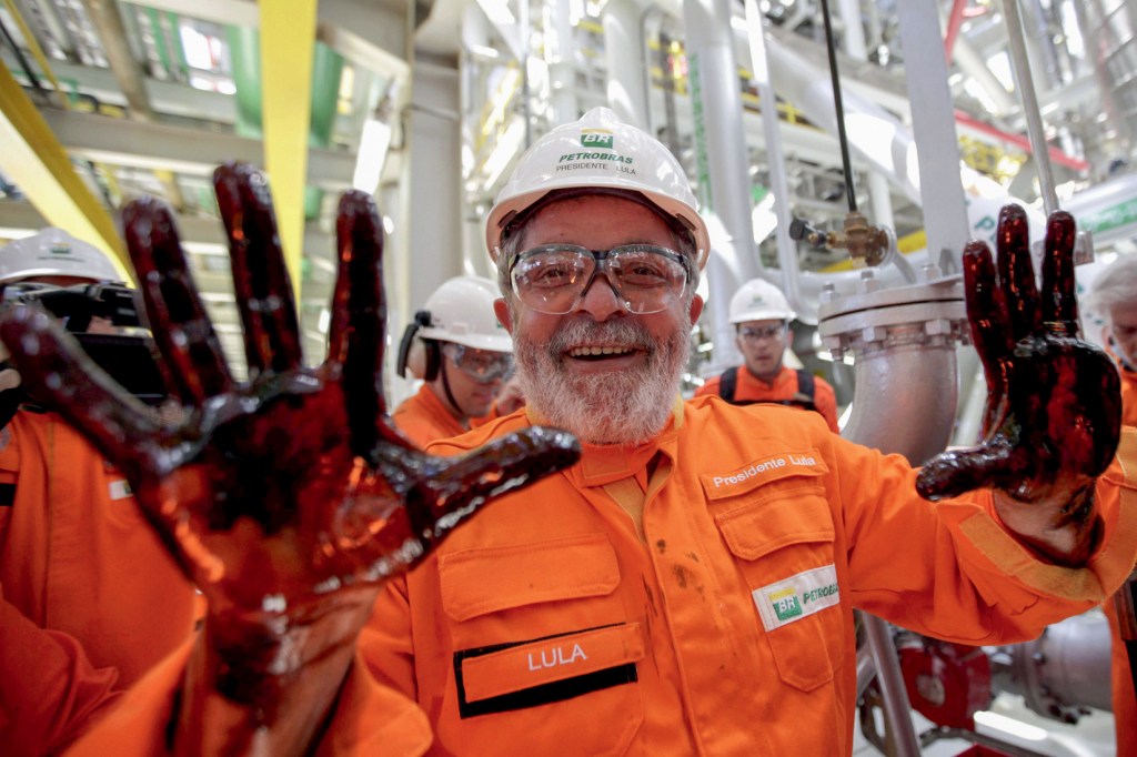 SUJEIRA - Lula lambuza a mão com petróleo do pré-sal: fórmula ultrapassada