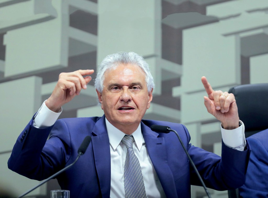 Audiência Pública do Ciclo de Debates Temáticos sobre a Reforma Tributária Ontem FOGO AMIGO - Ronaldo Caiado: “Bivar toma decisões monocráticas”, dispara