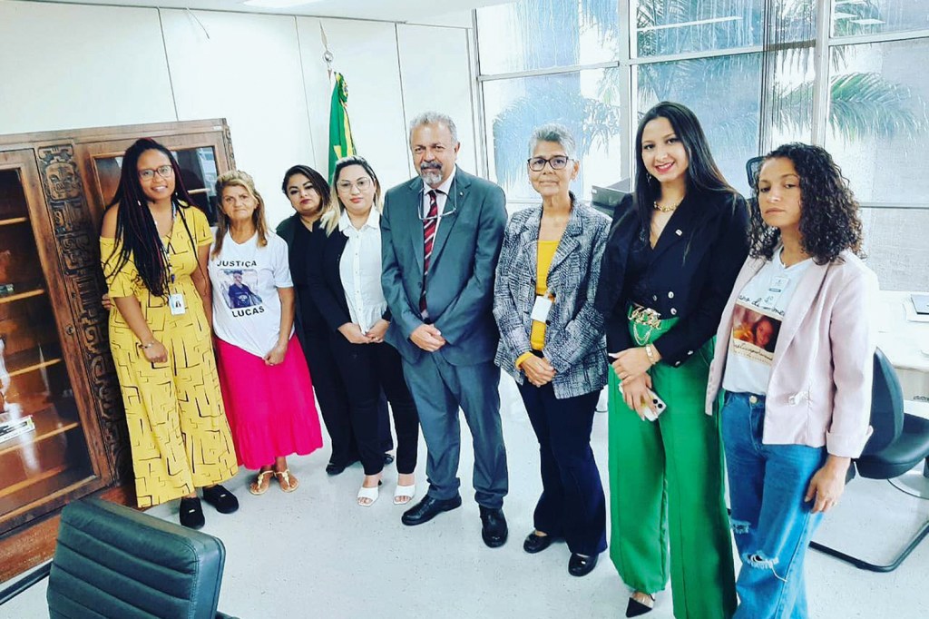 2a-D-(1)-LUCIANE-BARBOSA-FARIAS—REUNIAO-2023-3-a.jpg VERDADE - Ministério da Justiça: servidores da pasta, de fato, se reuniram com a “dama do tráfico”