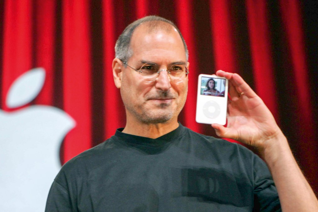 A GÊNESE - Steve Jobs e o clássico tocador iPod: fobia a botões