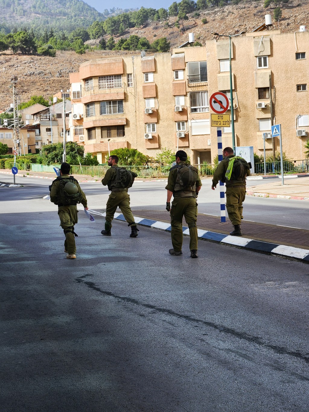 CIDADE FANTASMA - Tropas patrulham ruas desertas perto do Líbano: evacuação para hotéis seguros