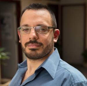 Roi Silbeberg, diretor da Escola da Paz, em Neve Shalom, Israel Roi Silbeberg, diretor da Escola da Paz, em Neve Shalom, Israel