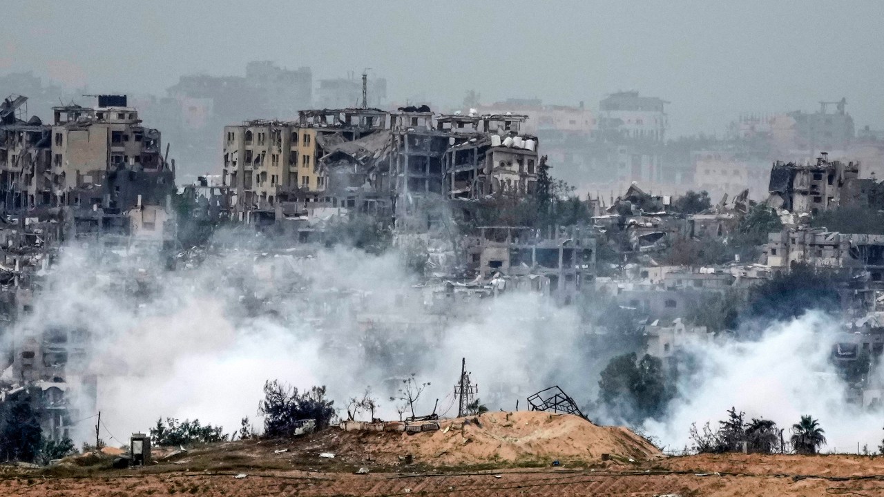 Ataques em Gaza: maioria das vítimas, de acordo com o Hamas, é de crianças e mulheres