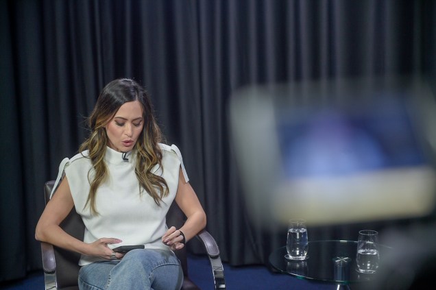 A jornalista e apresentadora, Marcela Rahal, no programa "Amarelas On Air", de Veja