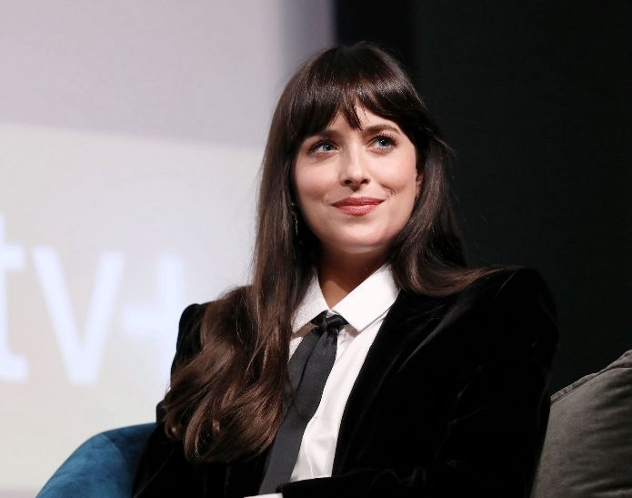 Dakota Johnson fala sobre depressão e apoio de Chris Martin