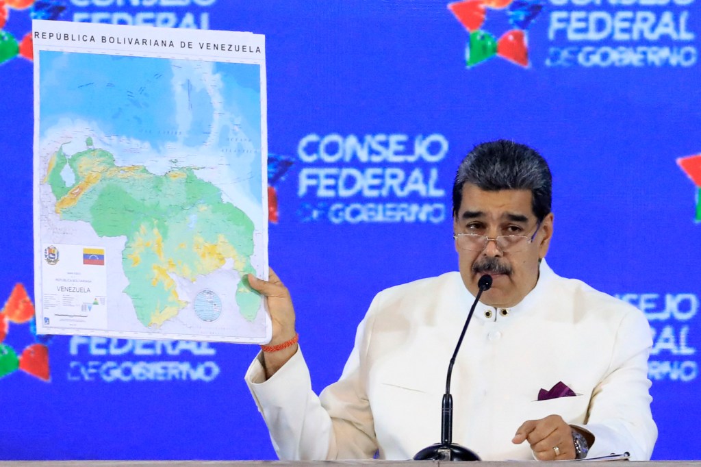 Maduro propõe província em Essequibo, área da Guiana, e mostra 'novo mapa' da Venezuela