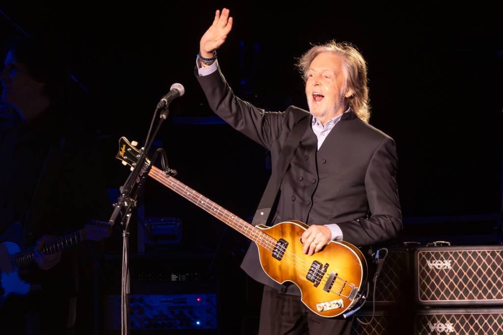 Paul McCartney faz show emotivo em SP e chama paulistanos de “manos”