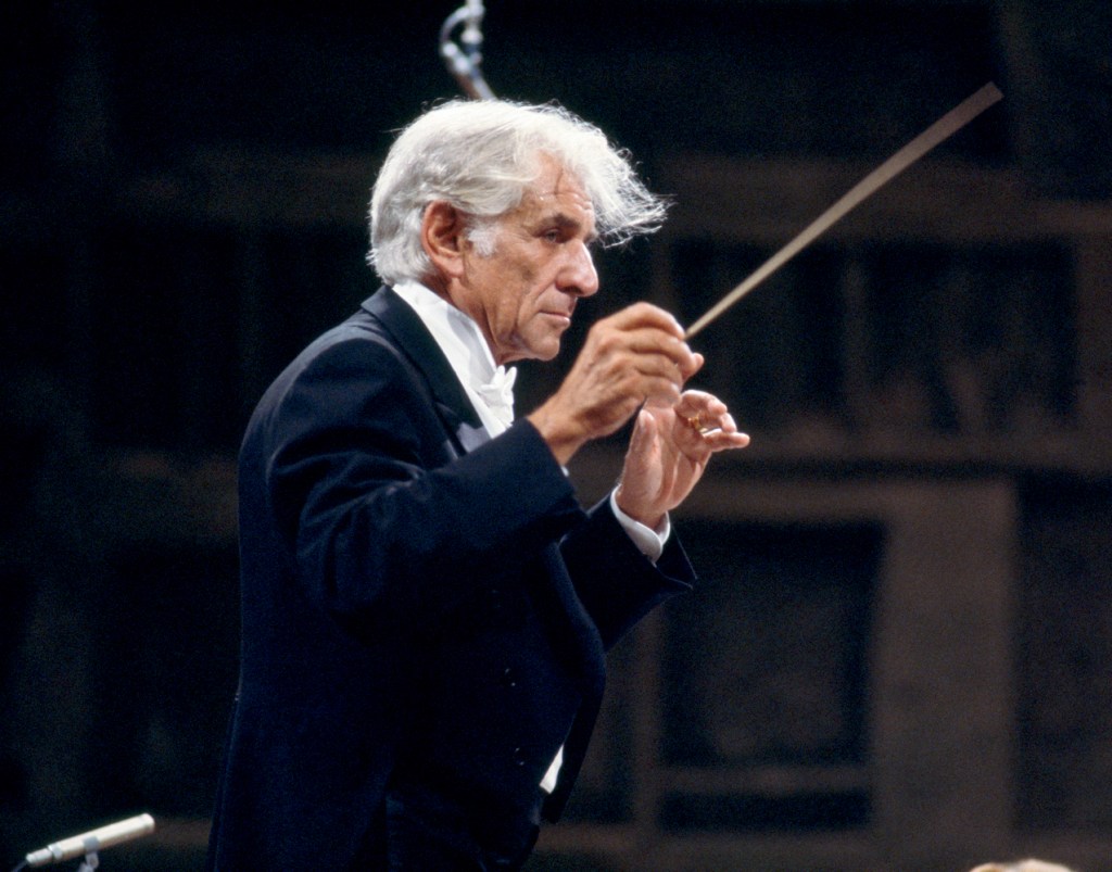 INTENSO - Leonard Bernstein: a batuta versátil da música clássica