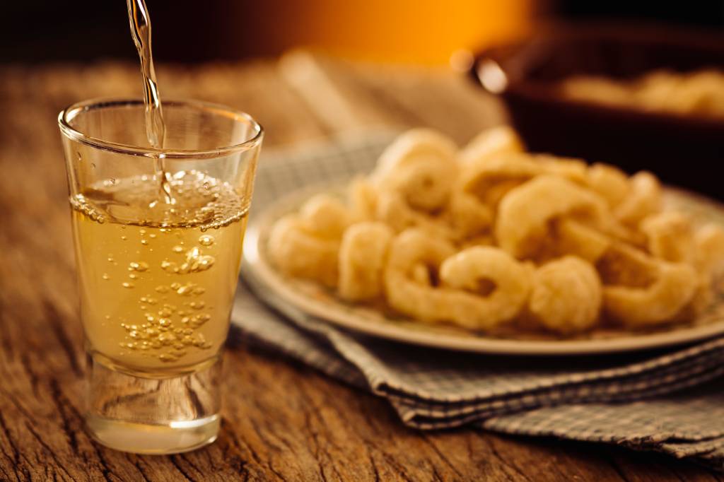 Brazilian cachaça and crackling .