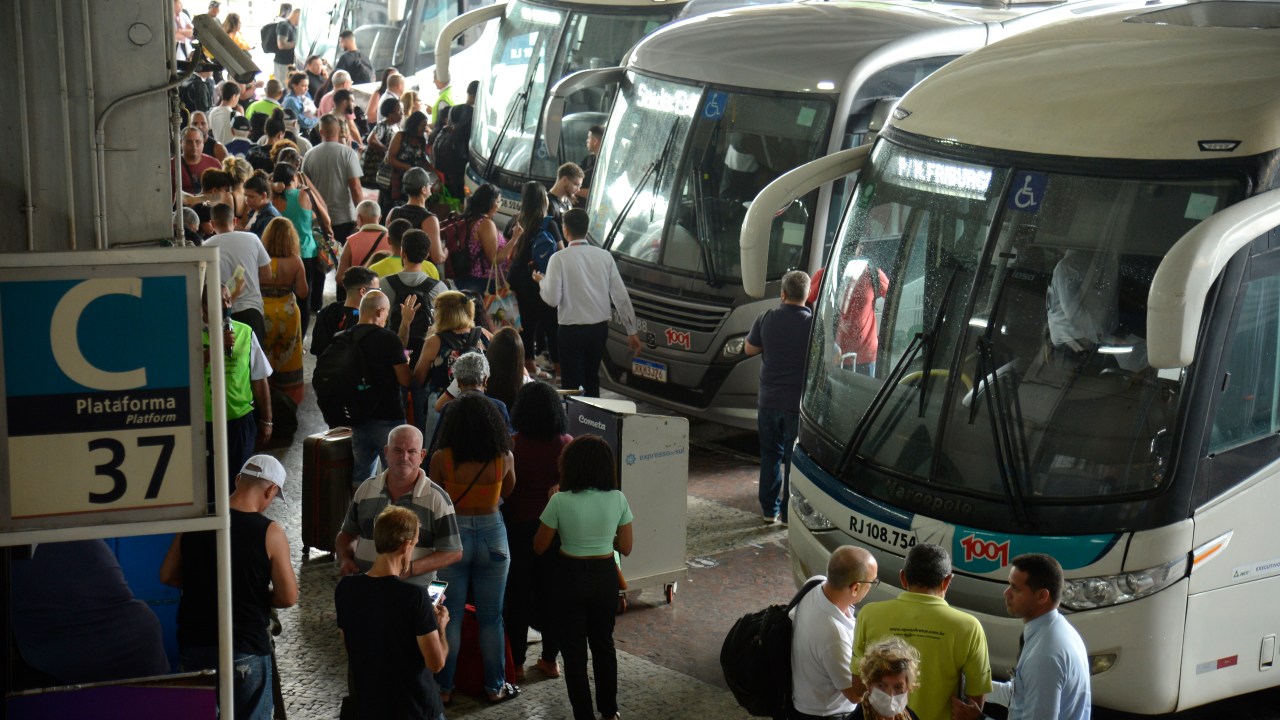 Fluxo de passageiros para festas no final de 2022 na Rodoviária do Rio de Janeiro