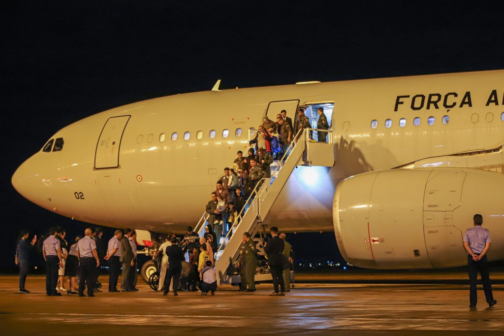 A Operação Voltando em Paz, do Governo Federal, cumpre mais uma missão de repatriação de brasileiros, tinha a bordo, 48 passageiros repatriados da Faixa de Gaza