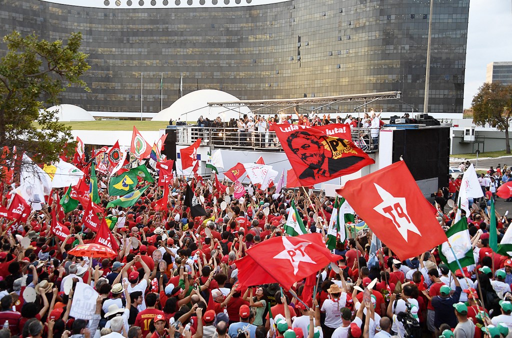 DÉJÀ VU - Apoio a Lula no TSE em 2018: pressão poderá se repetir em 2026
