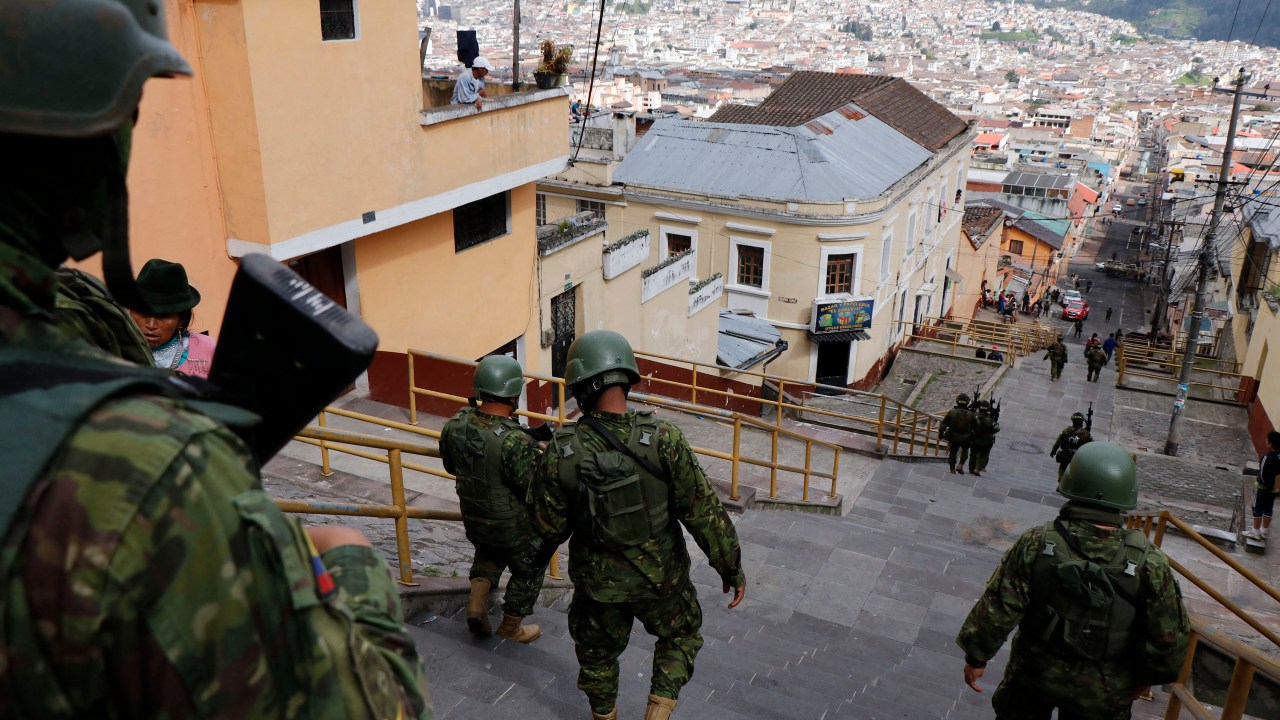 Equador - forças armadas - violência - quito