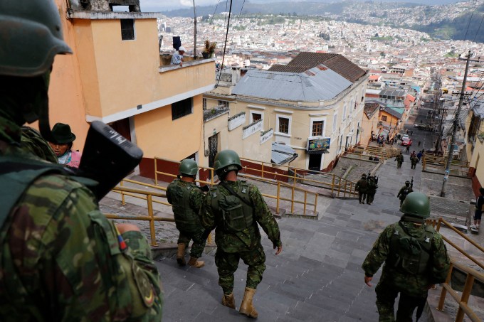 Equador – forças armadas – violência – quito