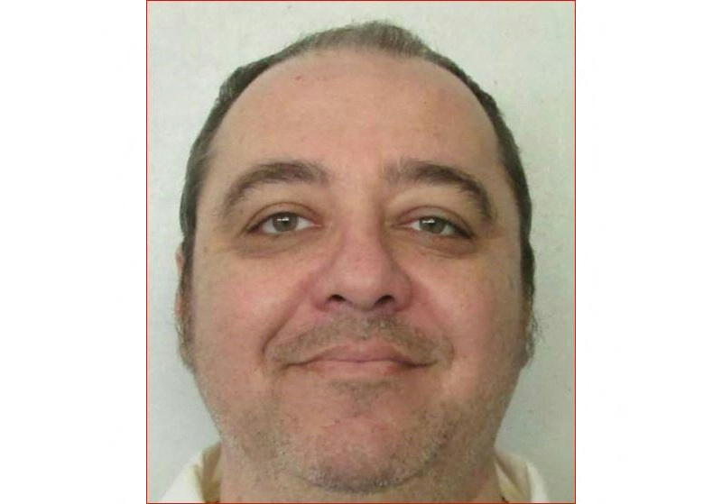 (FILES) This handout photo courtesy of the Alabama Department of Corrections shows a mugshot of death row inmate Kenneth Smith, scheduled to be executed on November 17, 2022. Kenneth Eugene Smith, 58, a convicted murderer is scheduled to be executed in the US state of Alabama during a 30-hour window beginning January 25, 2024 using nitrogen gas, a novel method that the UN has likened to "torture." (Photo by Handout / Alabama Department of Corrections / AFP) / RESTRICTED TO EDITORIAL USE - MANDATORY CREDIT "AFP PHOTO / Alabama Department of Corrections " - NO MARKETING - NO ADVERTISING CAMPAIGNS - DISTRIBUTED AS A SERVICE TO CLIENTS