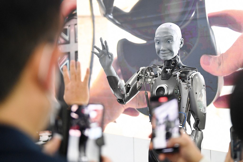 FASCÍNIO - Robô apresentado na CES: no futuro, a IA terá se infiltrado em todos os aspectos do cotidiano