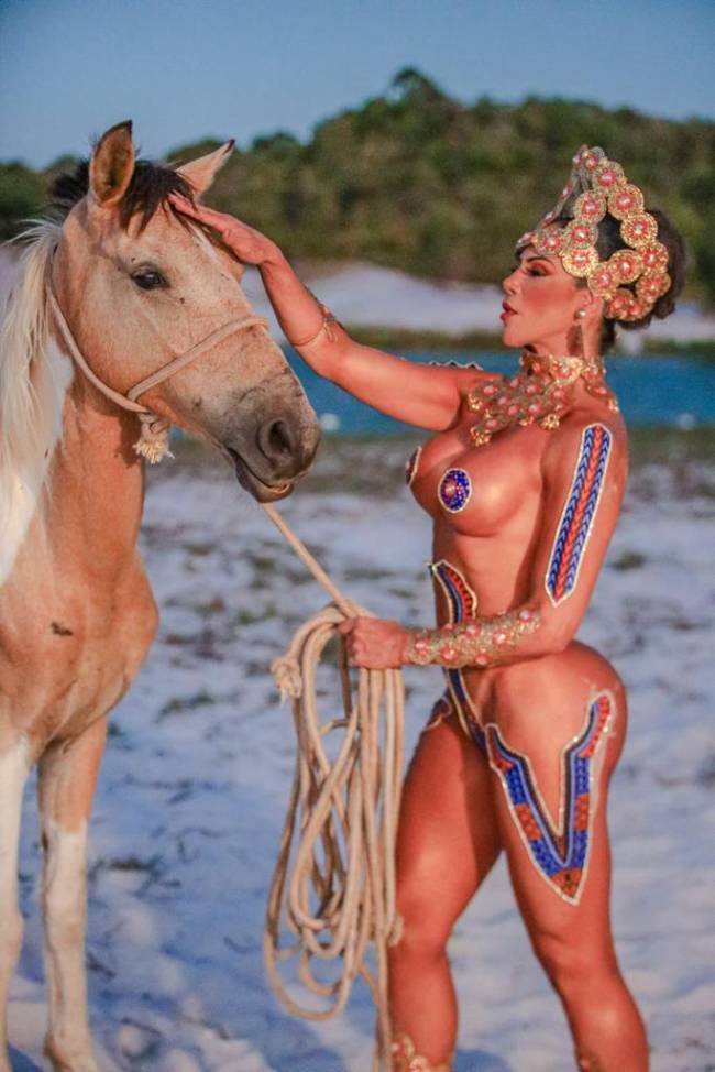 07 Alice Alves, veterinária e musa da Portela -