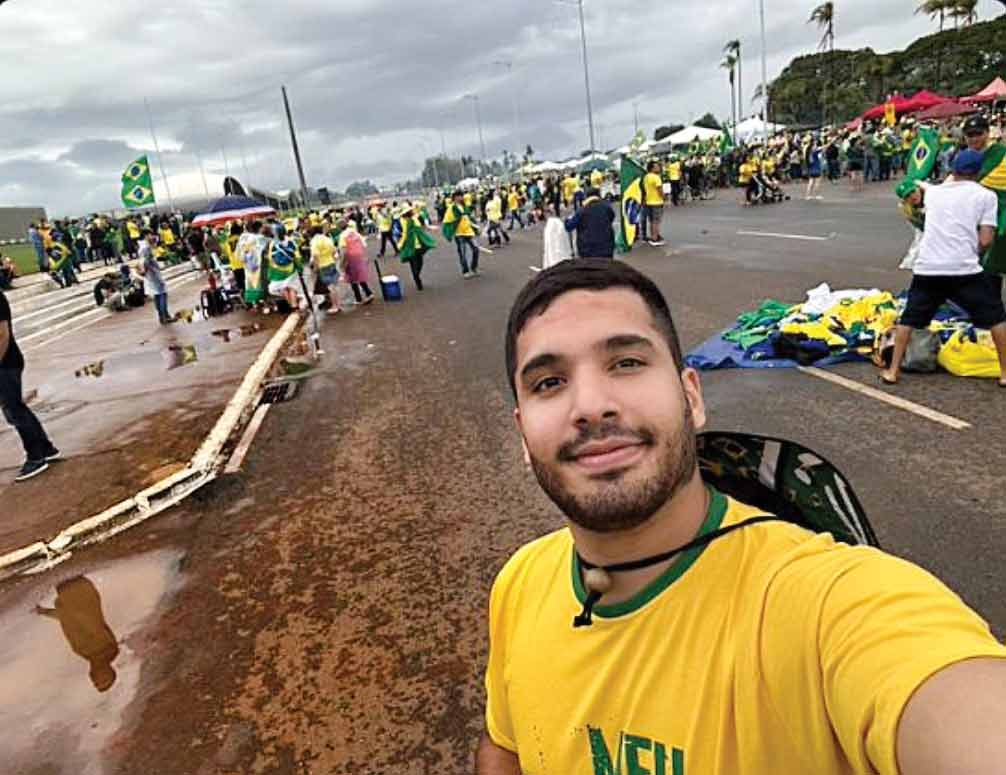 PRECAVIDO - André Fernandes: ele apagou esta foto em ato após a eleição