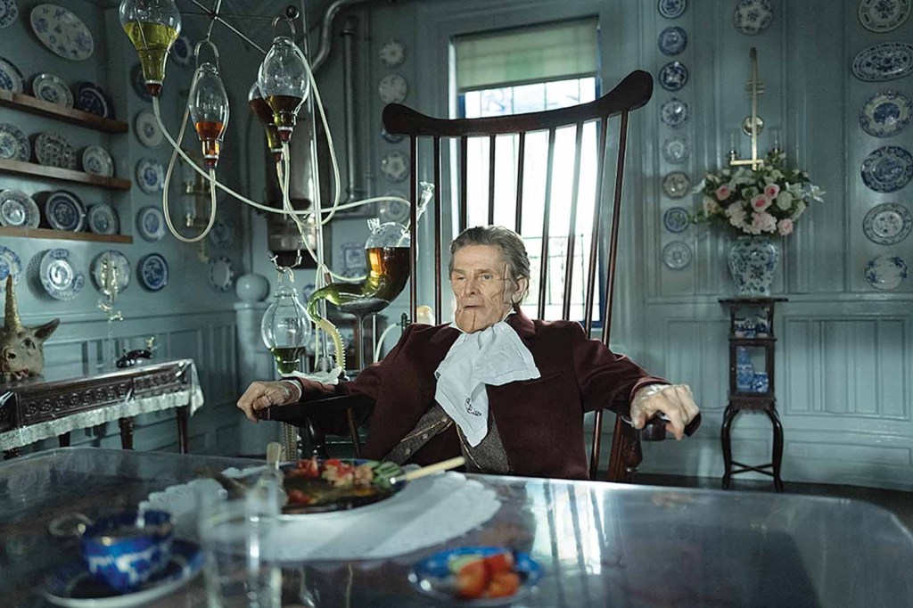 SURREAL - Willem Dafoe como o cientista no filme: atuações que impressionam