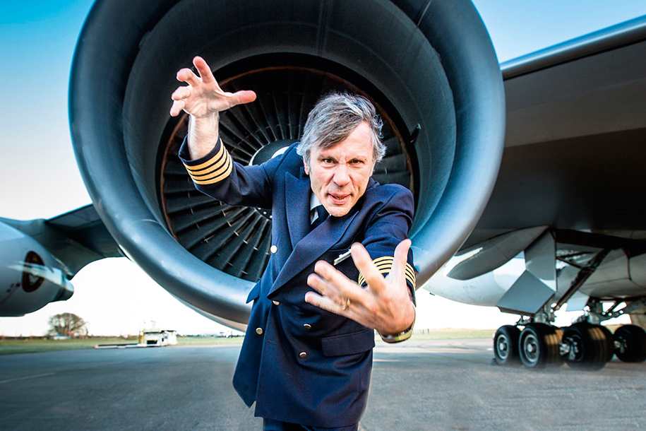 O vocalista do Iron Maiden, Bruce Dickinson