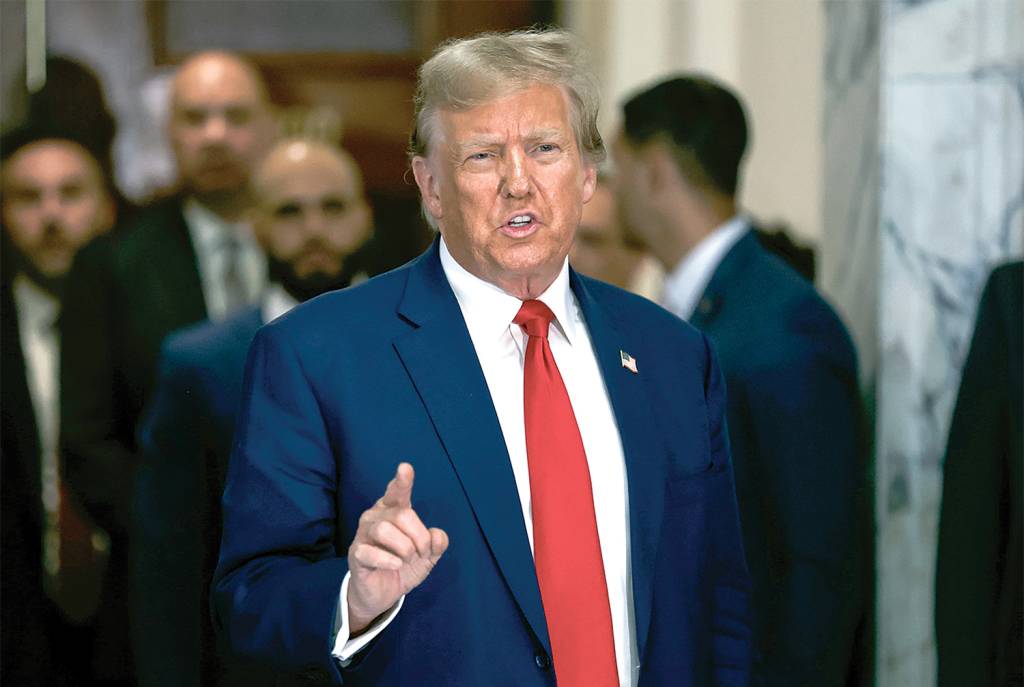 4—efespphotos098355.jpg DESPESAS - Trump: o ex-presidente americano aumentou os gastos na área de defesa