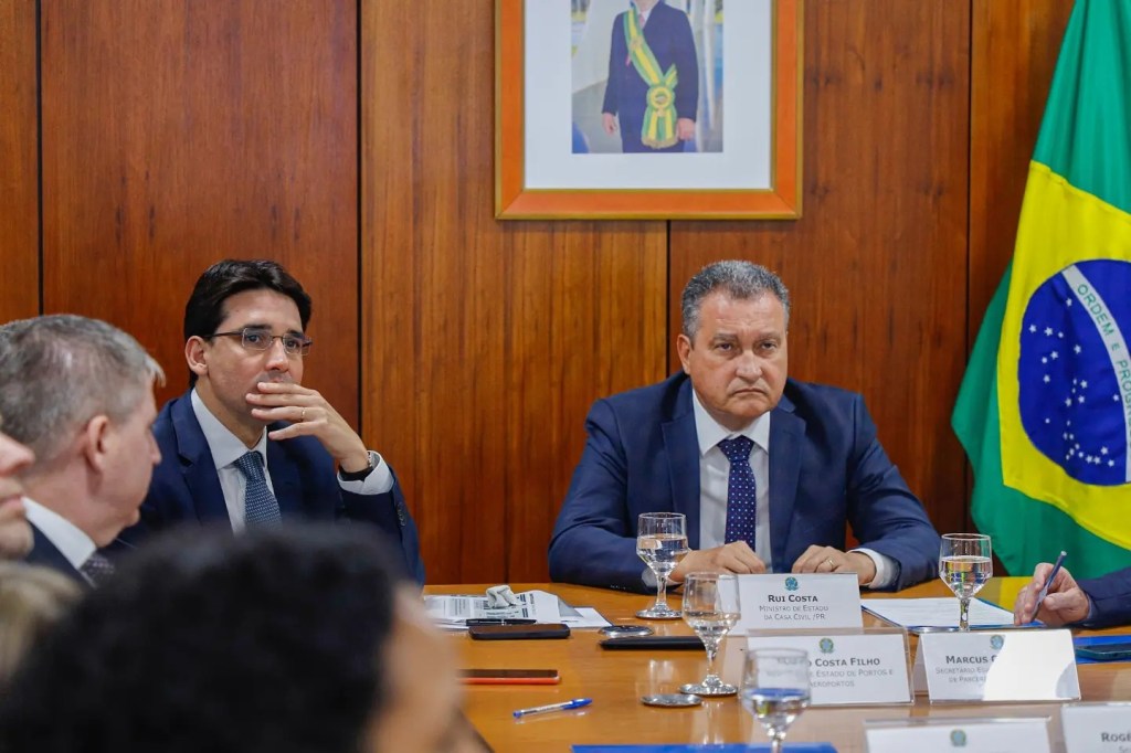 Silvio Costa Filho, ministro de Portos e Aeroportos, e Rui Costa, ministro da Casa Civil