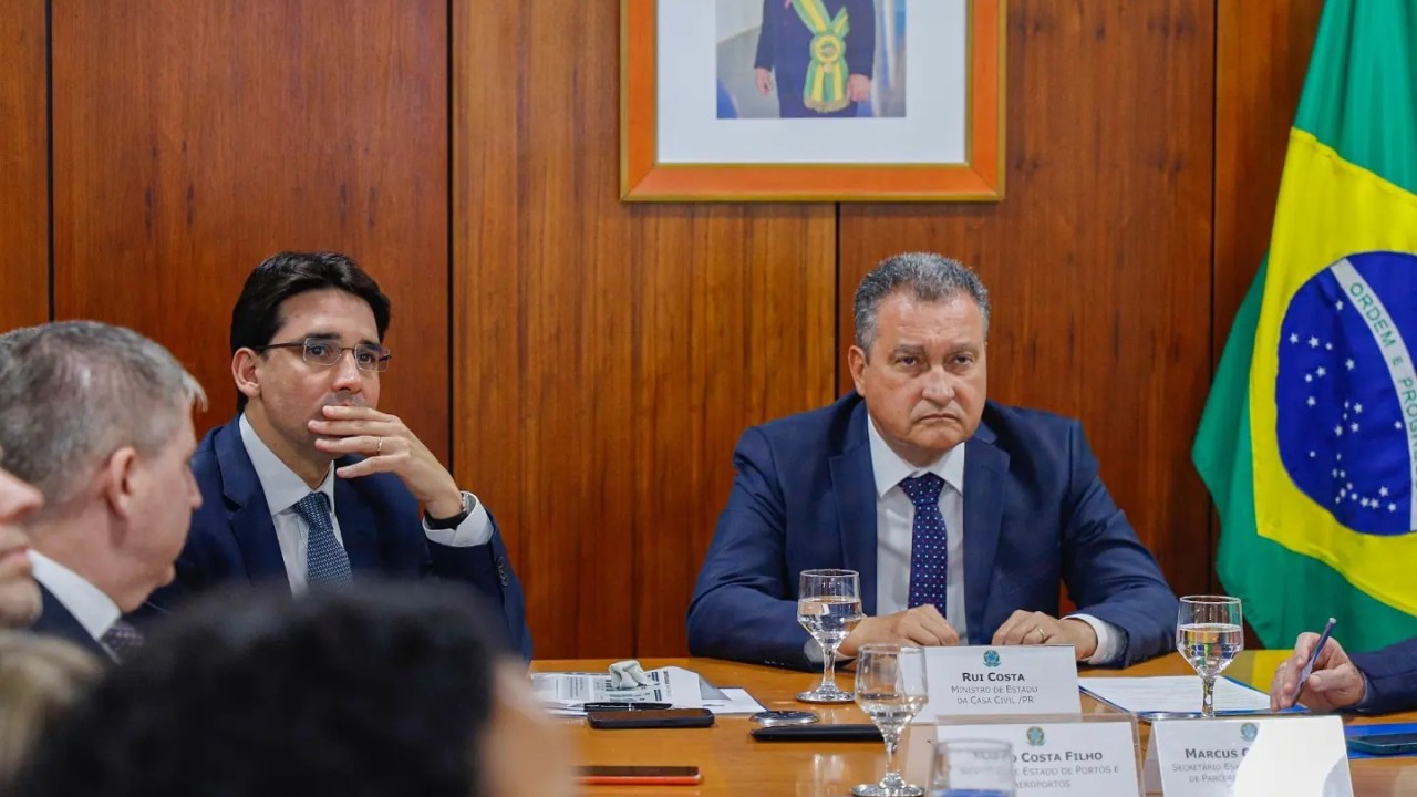 Silvio Costa Filho, ministro de Portos e Aeroportos, e Rui Costa, ministro da Casa Civil