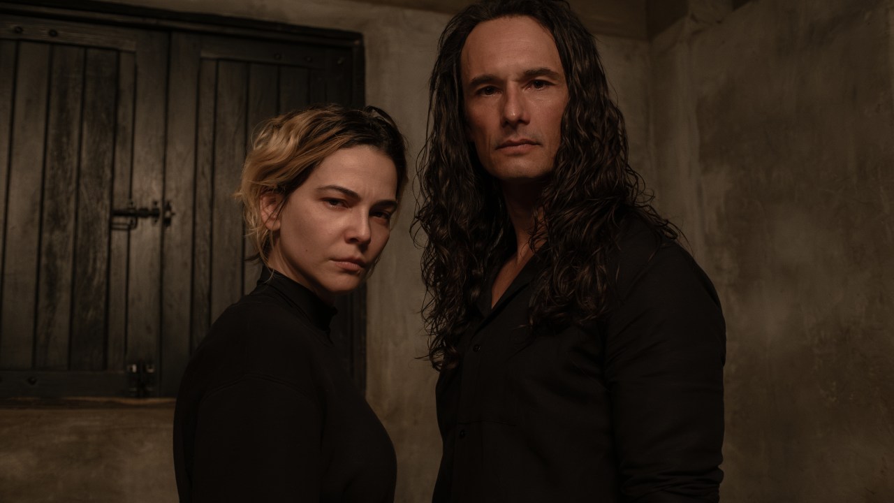Tainá Müller e Rodrigo Santoro como Verônica e Jerônimo na terceira temporada de 'Bom Dia, Verônica', da Netflix