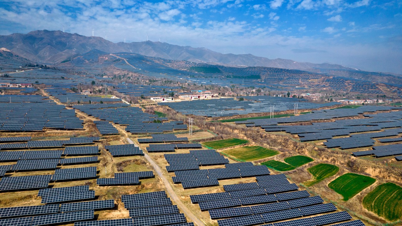 Fazenda fotovoltaica em Yucheng, na província chinesa de Shanxi: meca da produção mundial de energia renovável
