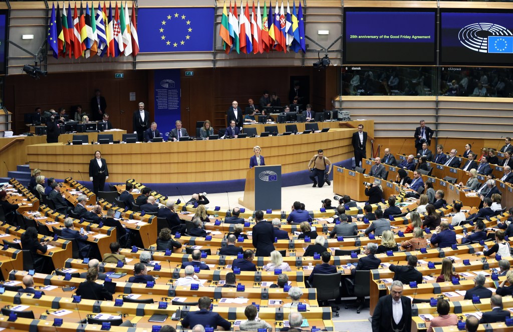 Presidente da Comissão Europeia, Ursula von der Leyen discursa em plenário do Parlamento Europeu. 29/03/2023