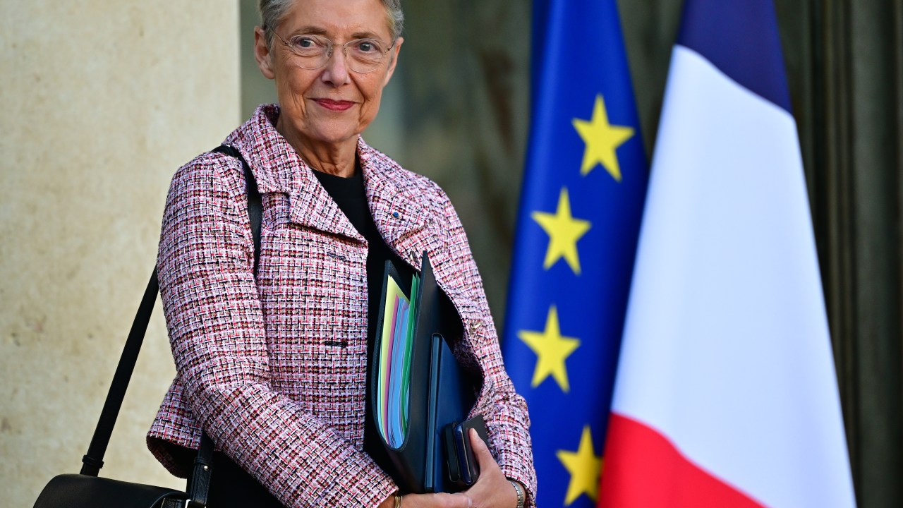 Élisabeth Borne, agora ex-primeira-ministra da França. 20/12/2023